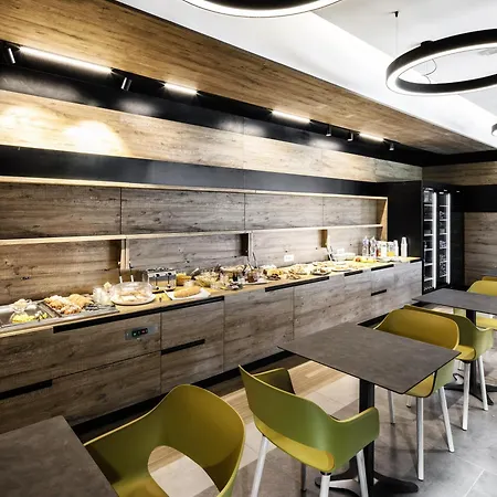 Western Corsi 酒店