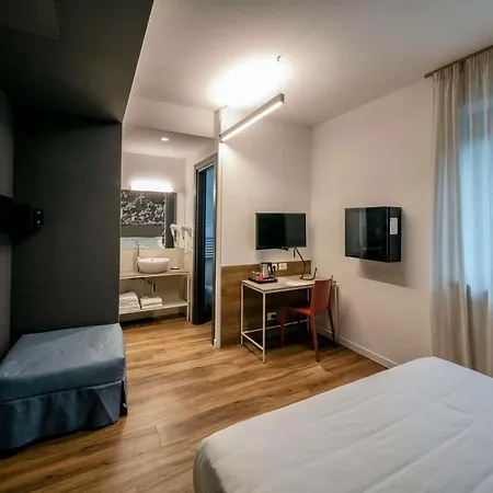 Szálloda Western Corsi 4*