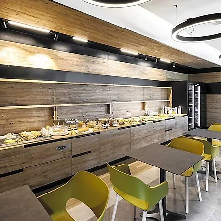 Western Corsi Szálloda 4*