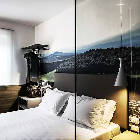 Western Corsi Szálloda 4*
