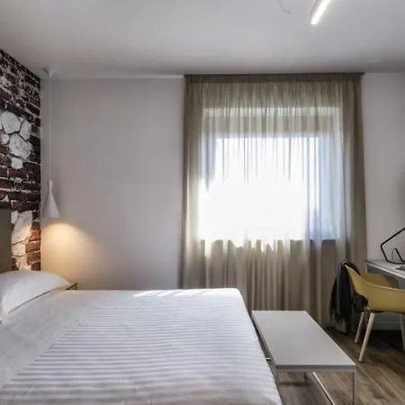 Hotel Western Corsi Torrimpietra