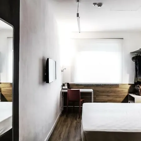 Western Corsi Hotel Torrimpietra