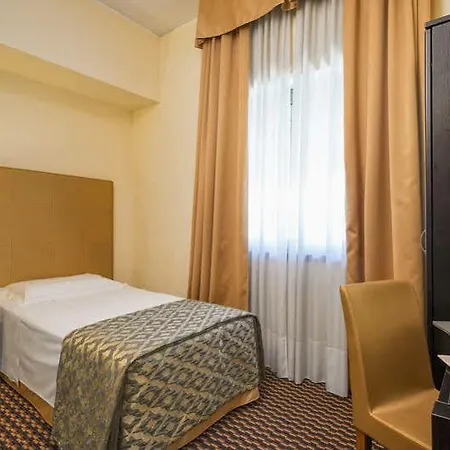 Отель Western Corsi 4*